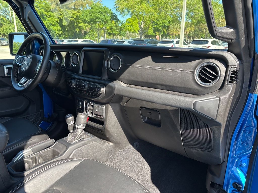 Thumbnail: 2021 Jeep Gladiator - 14