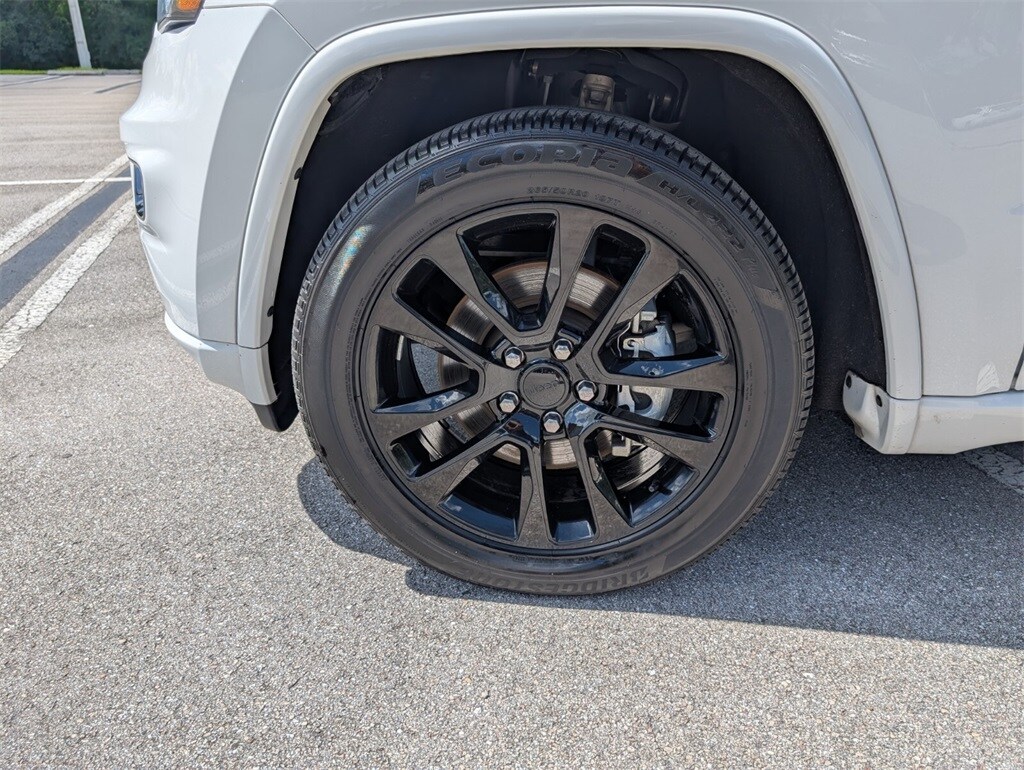 Thumbnail: 2022 Jeep Grand Cherokee - 9
