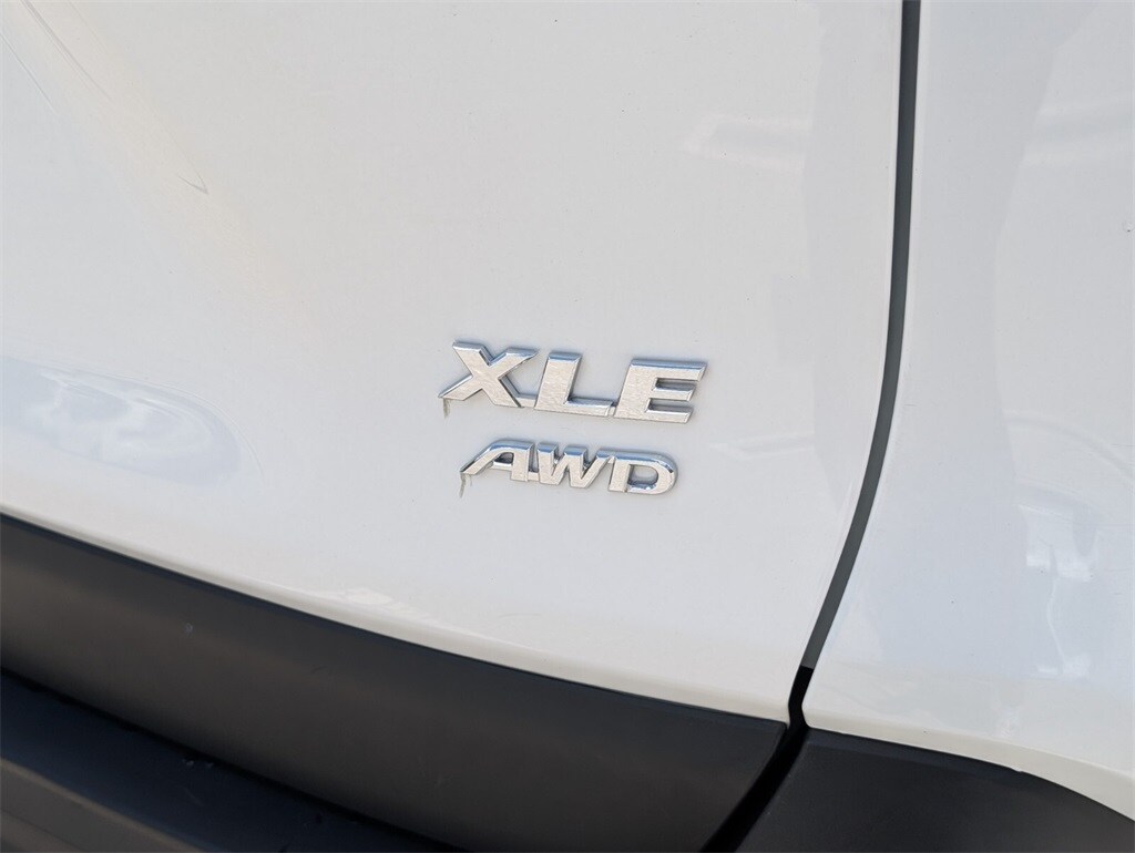Thumbnail: 2023 Toyota RAV4 - 9