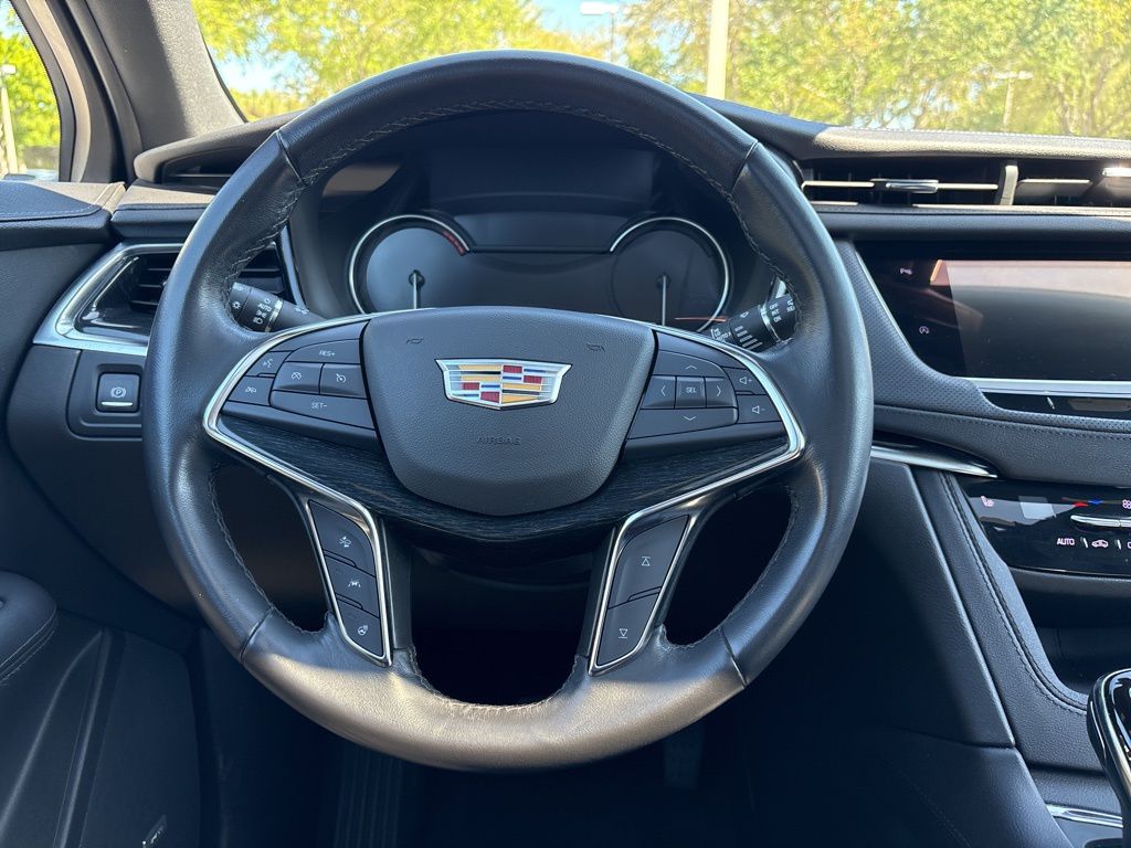 Thumbnail: 2022 Cadillac XT5 - 21