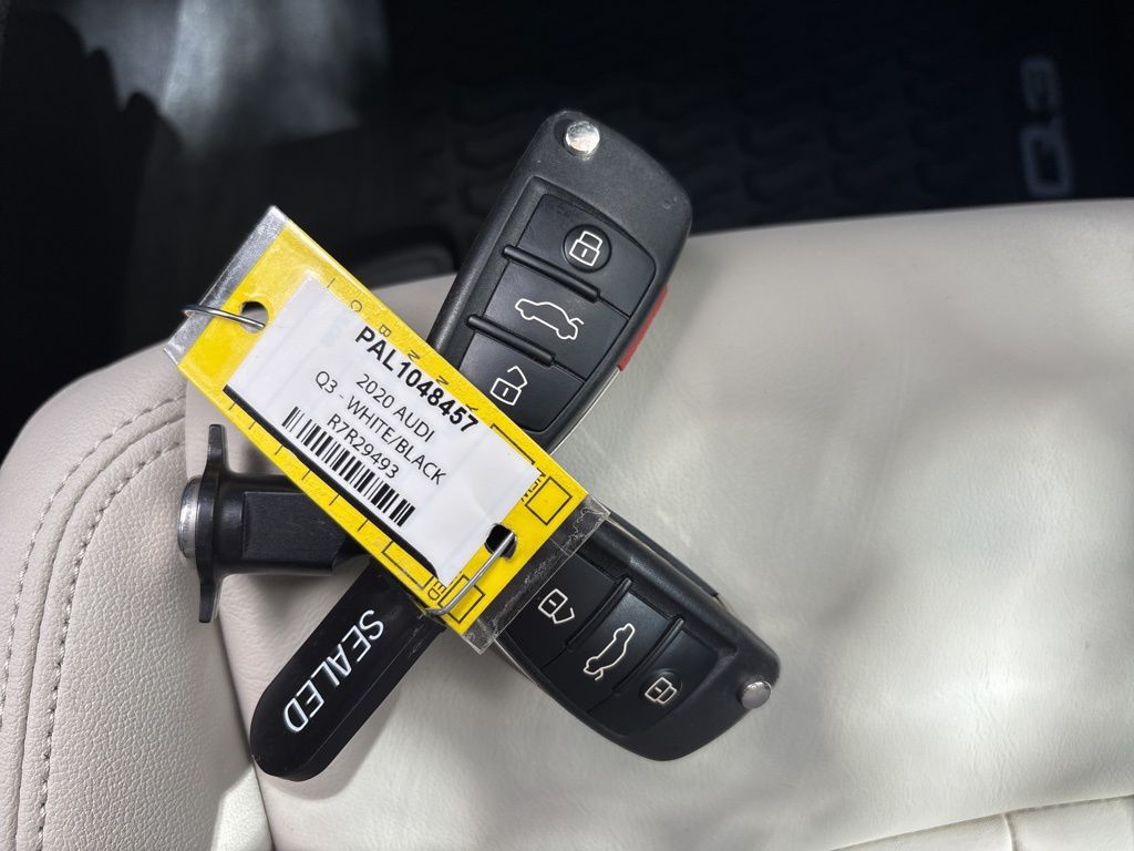 Thumbnail: 2020 Audi Q3 - 30