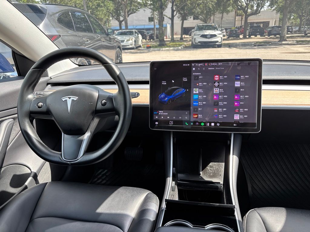 Thumbnail: 2019 Tesla Model 3 - 28
