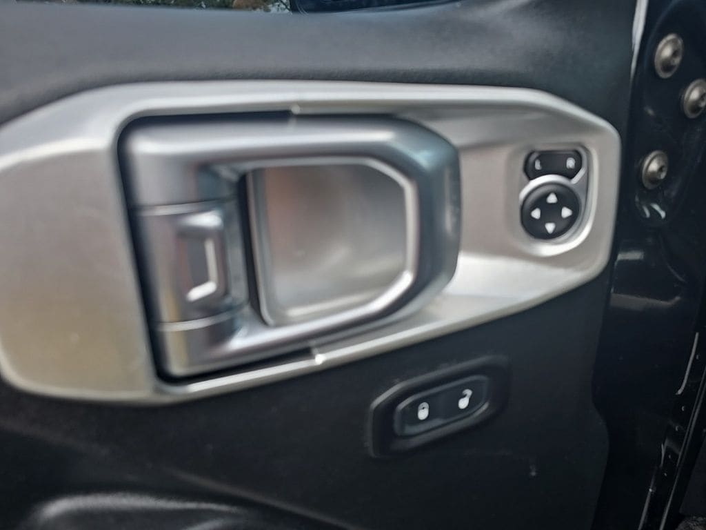 Thumbnail: 2020 Jeep Wrangler - 19