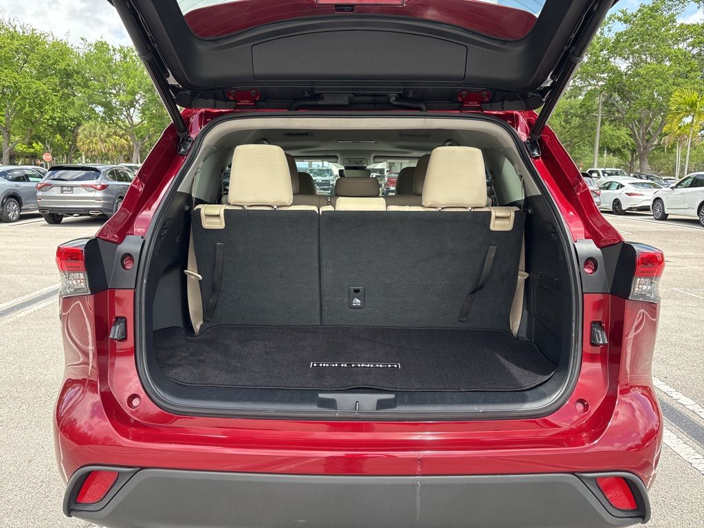 Thumbnail: 2020 Toyota Highlander - 29