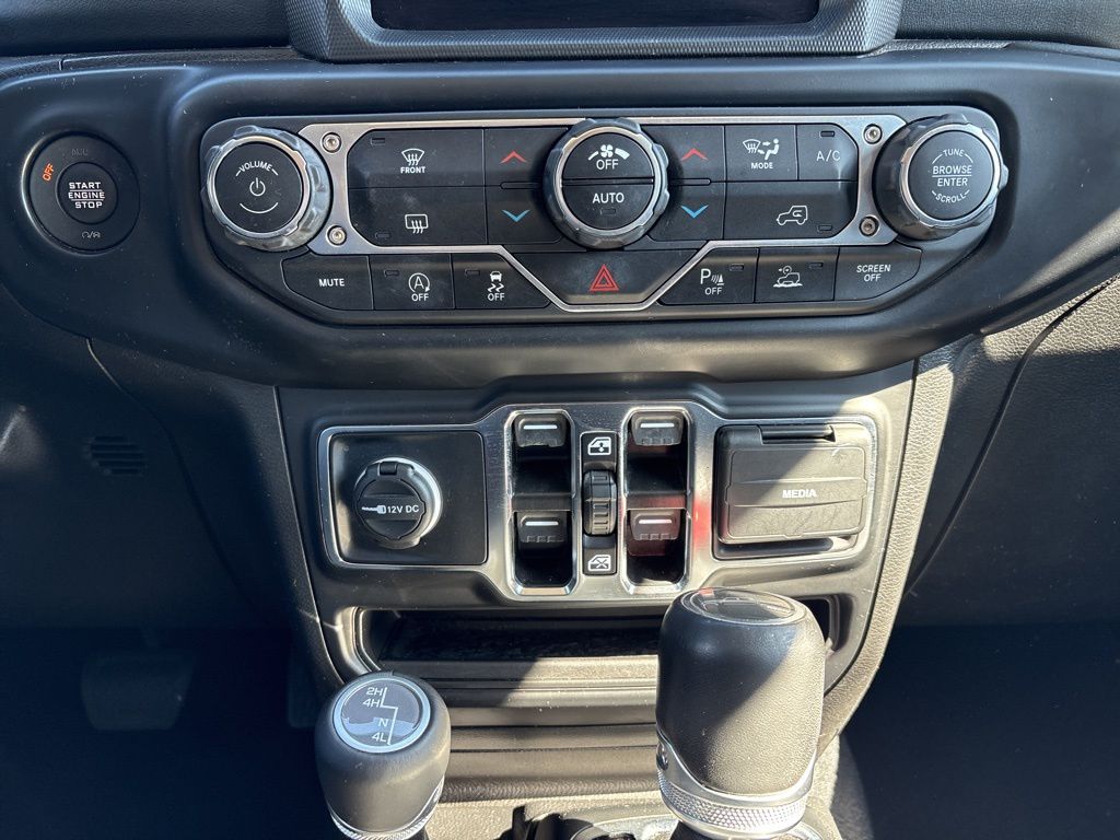 Thumbnail: 2021 Jeep Gladiator - 22