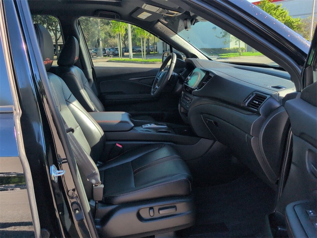 Thumbnail: 2025 Honda Ridgeline - 14