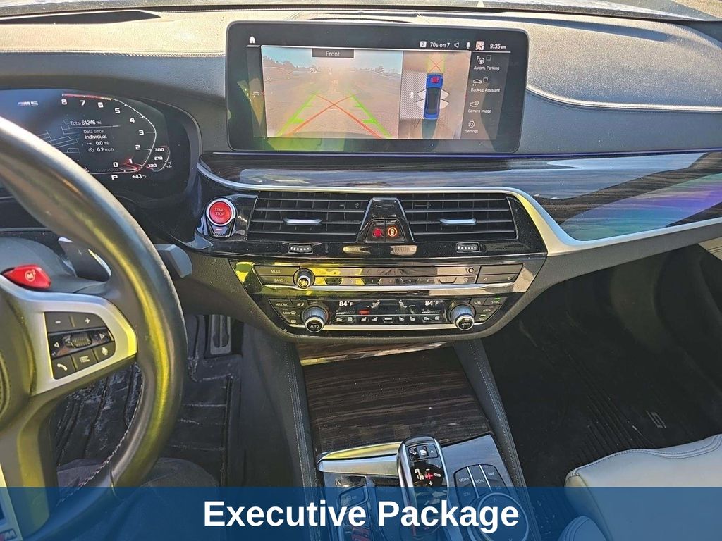 Thumbnail: 2022 BMW M5 - 5