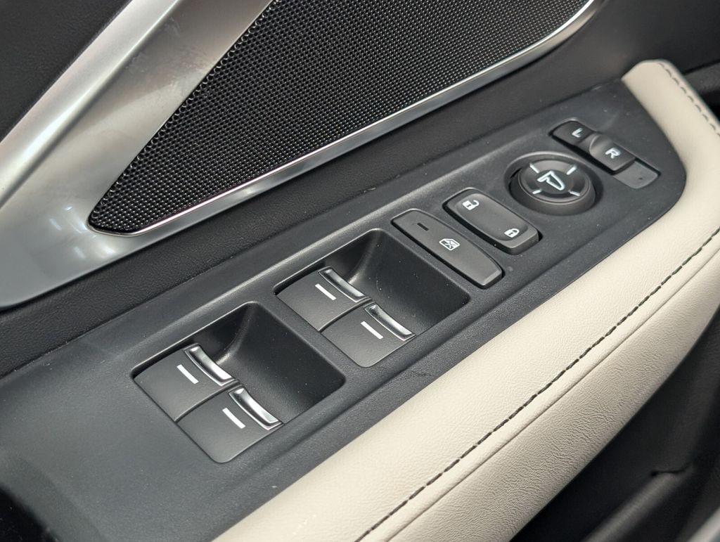 Thumbnail: 2025 Acura RDX - 27