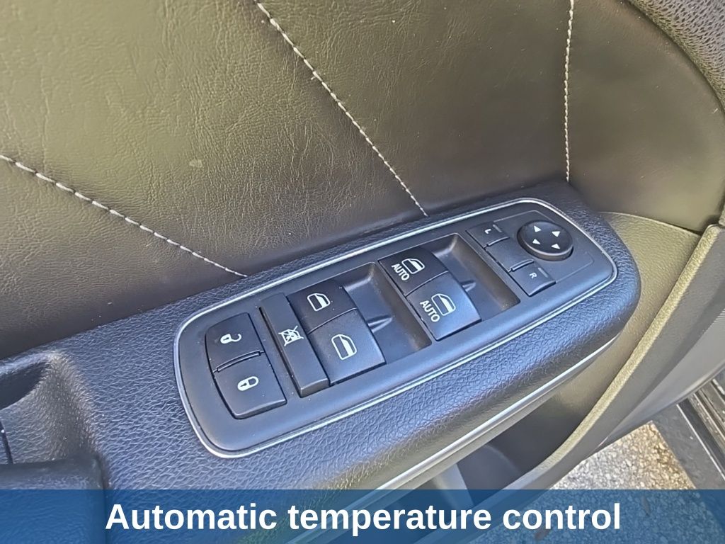 Thumbnail: 2018 Dodge Charger - 20