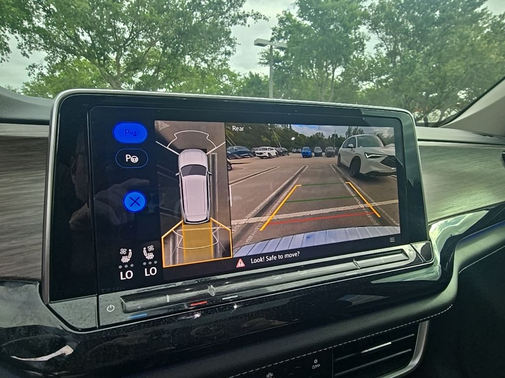 Thumbnail: 2024 Volkswagen Atlas - 24