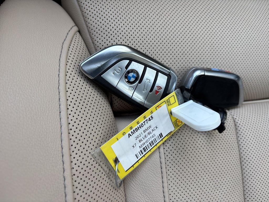 Thumbnail: 2021 BMW X7 - 33