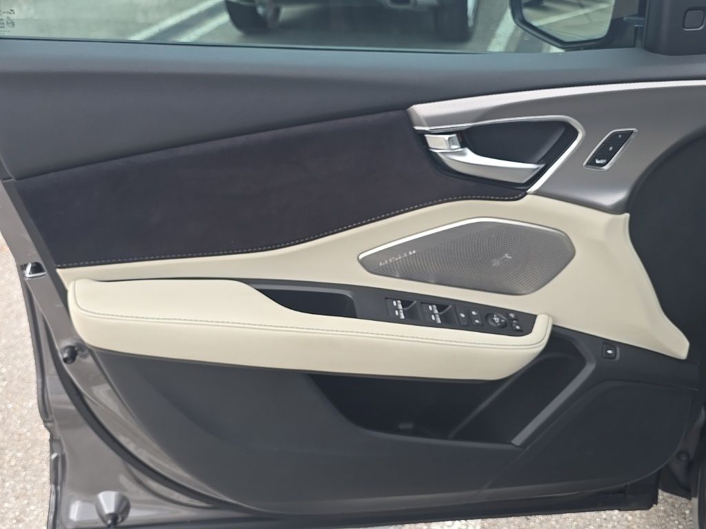 Thumbnail: 2025 Acura RDX - 14