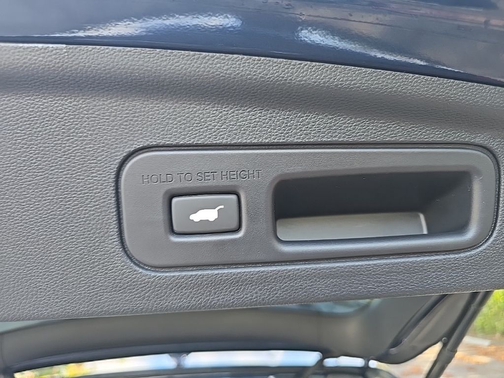 Thumbnail: 2025 Acura MDX - 36