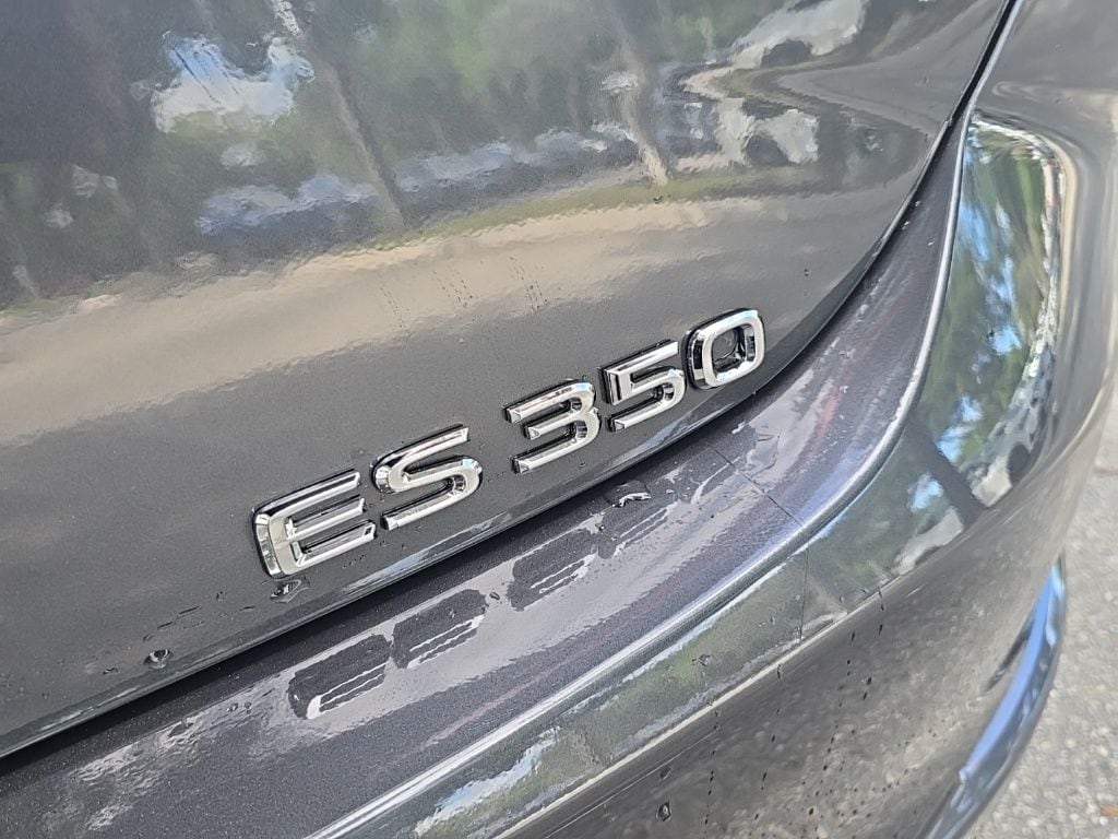 Thumbnail: 2023 Lexus ES - 11