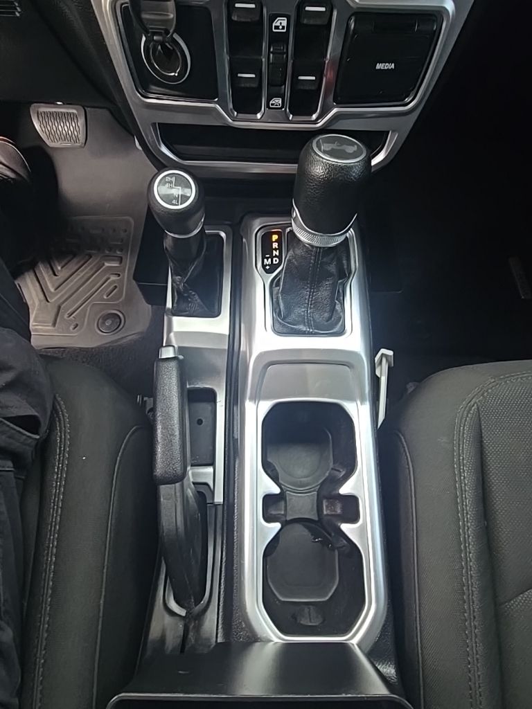 Thumbnail: 2020 Jeep Wrangler - 29