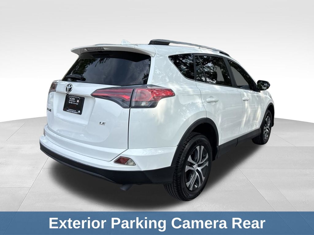 Thumbnail: 2017 Toyota RAV4 - 5