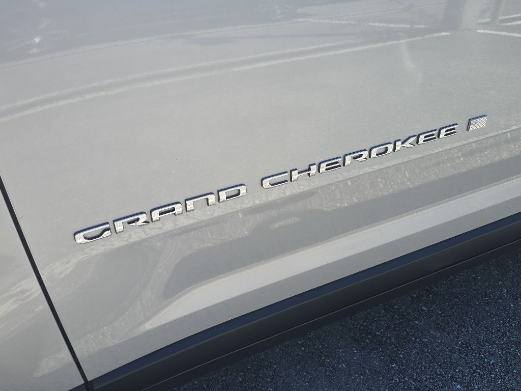 Thumbnail: 2021 Jeep Grand Cherokee L - 14