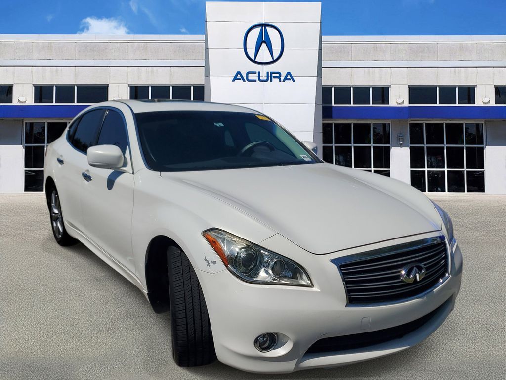 2013 INFINITI M 37's photo