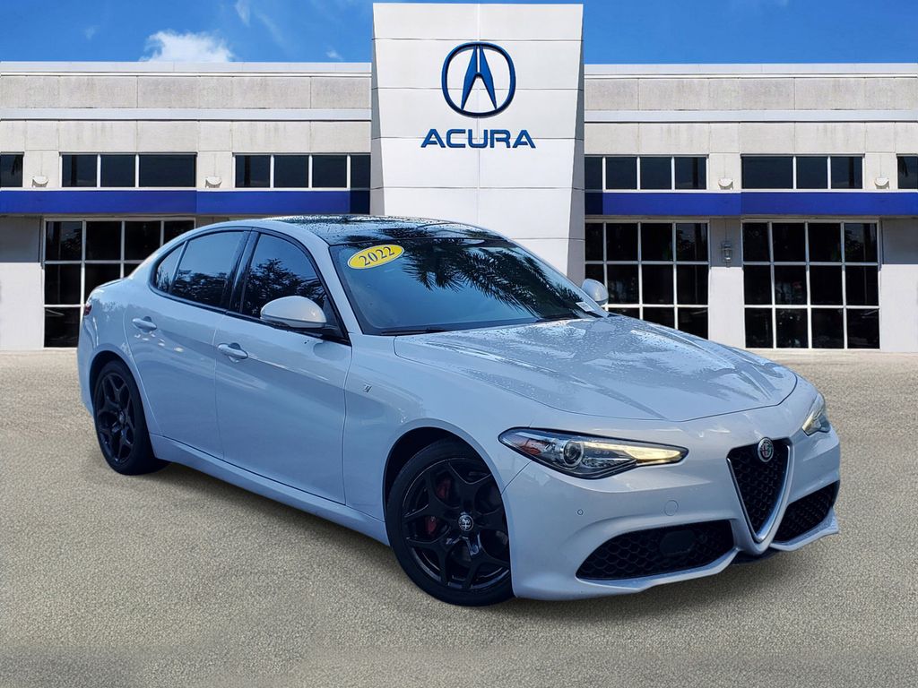 2022 Alfa Romeo Giulia 2.0 Ti Auto's photo