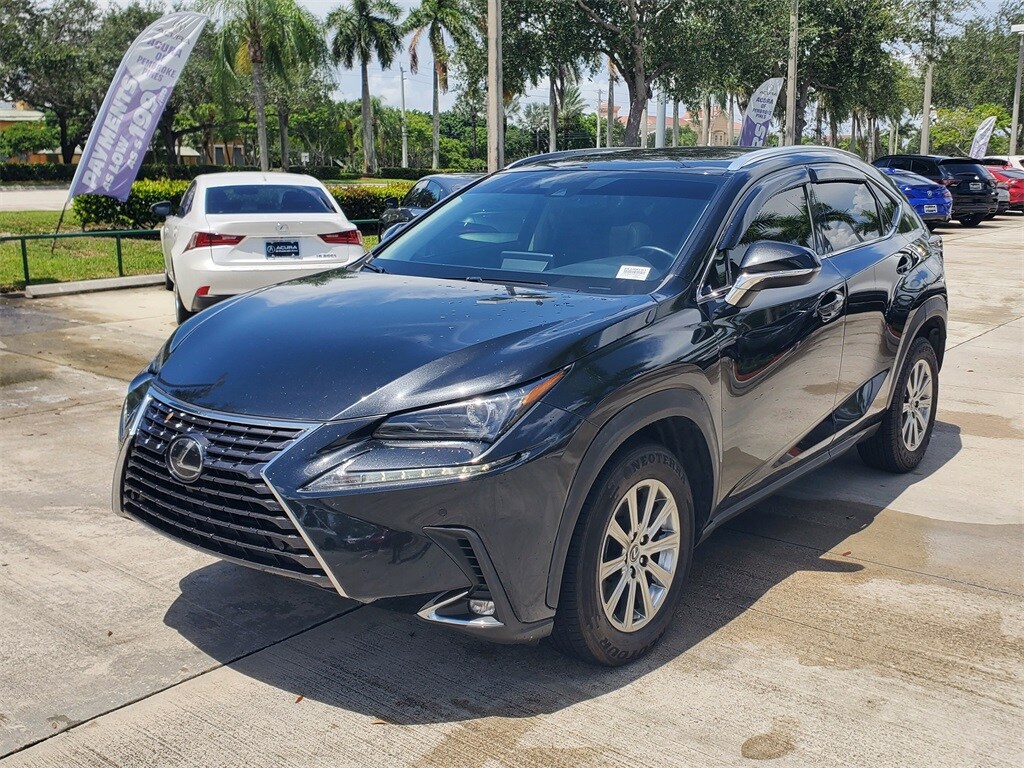 2021 Lexus NX 300 photo 3