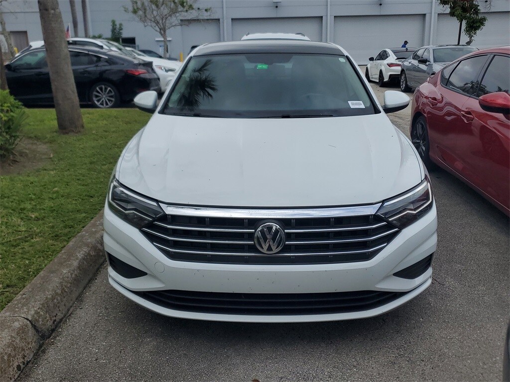 Used 2021 Volkswagen Jetta SE SE Auto