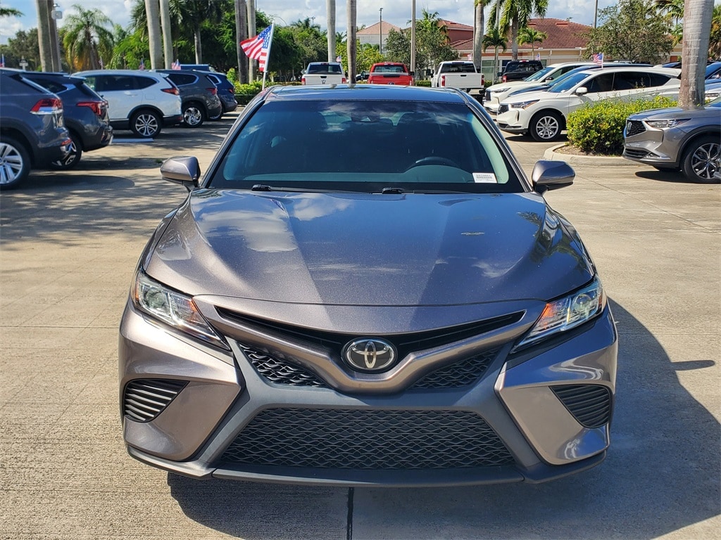 Used 2018 Toyota Camry SE SE Auto