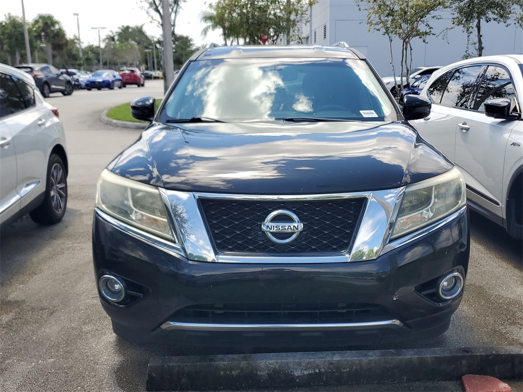 Used 2016 Nissan Pathfinder SV with VIN 5N1AR2MN9GC623486 for sale in Pembroke Pines, FL
