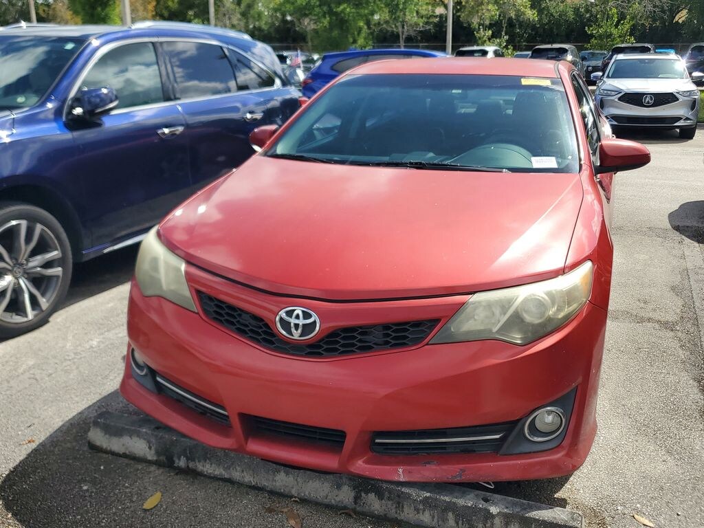Used 2013 Toyota Camry SE Sedan