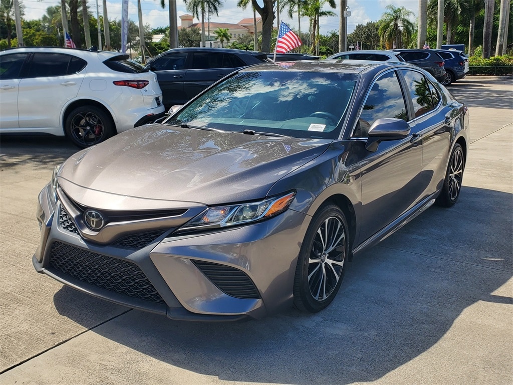Used 2018 Toyota Camry SE SE Auto