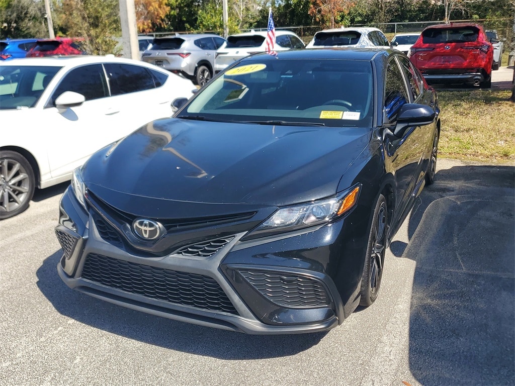 Used 2021 Toyota Camry SE Sedan