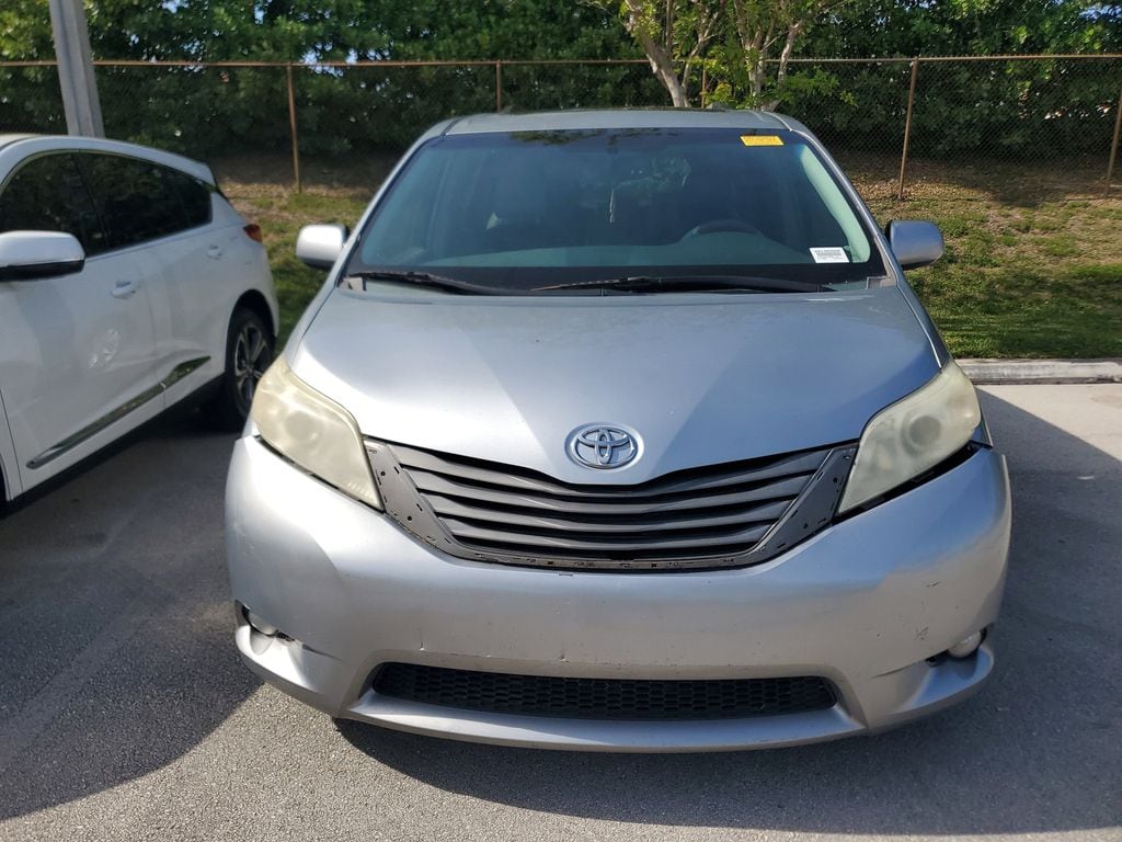 Used 2014 Toyota Sienna XLE Van