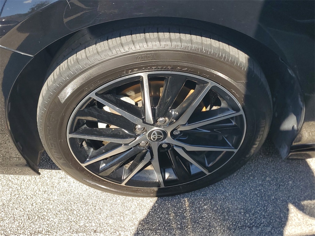 Used 2021 Toyota Camry SE Sedan