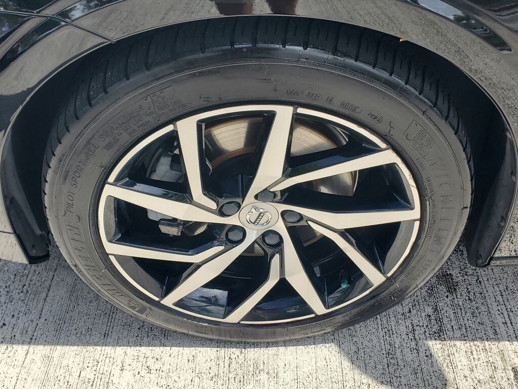 Used 2020 Volvo S60 Momentum Sedan
