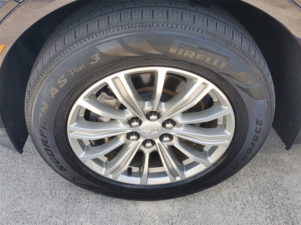 Used 2018 Cadillac XT5 Luxury FWD SUV