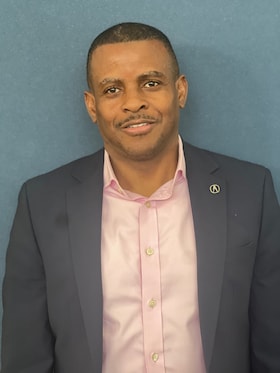 Staff member Christopher White from b7b02cc87b50