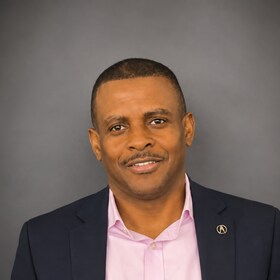Staff member Christopher White from b7b02cc87b50