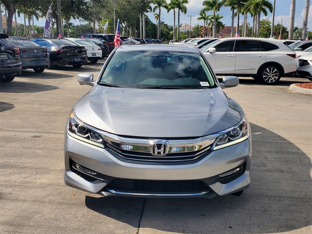 2017 Honda Accord EX photo 2