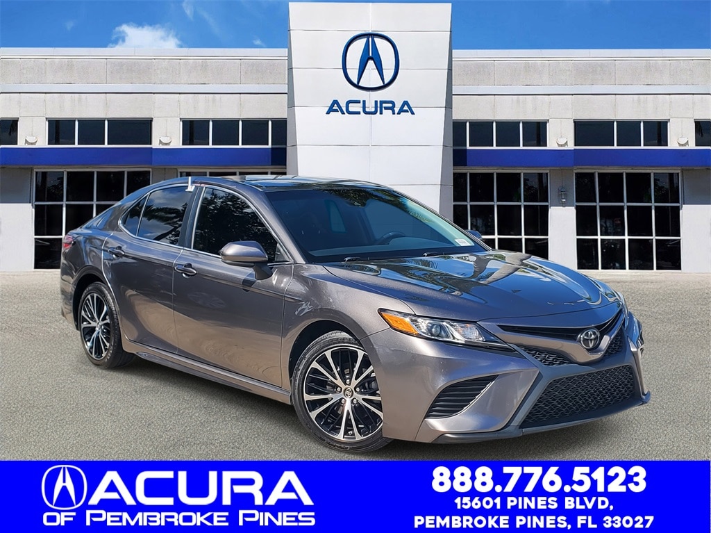 Used 2018 Toyota Camry SE SE Auto