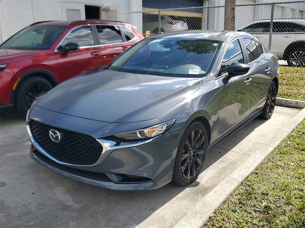 2022 Mazda Mazda3 Sedan Carbon photo 3