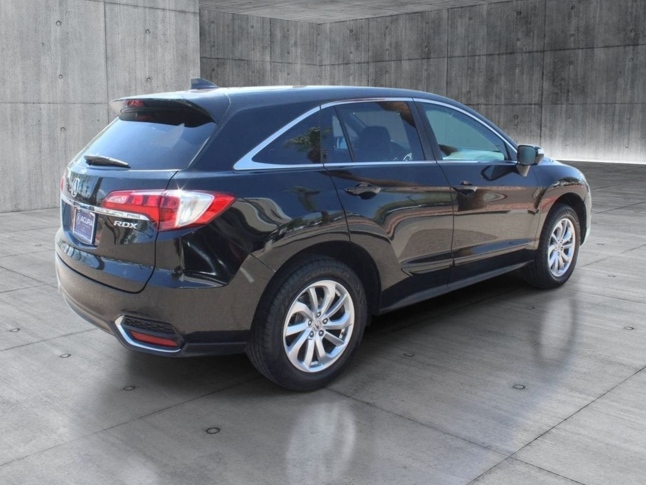 Used 2018 Crystal Black Pearl Acura Technology Package image 6