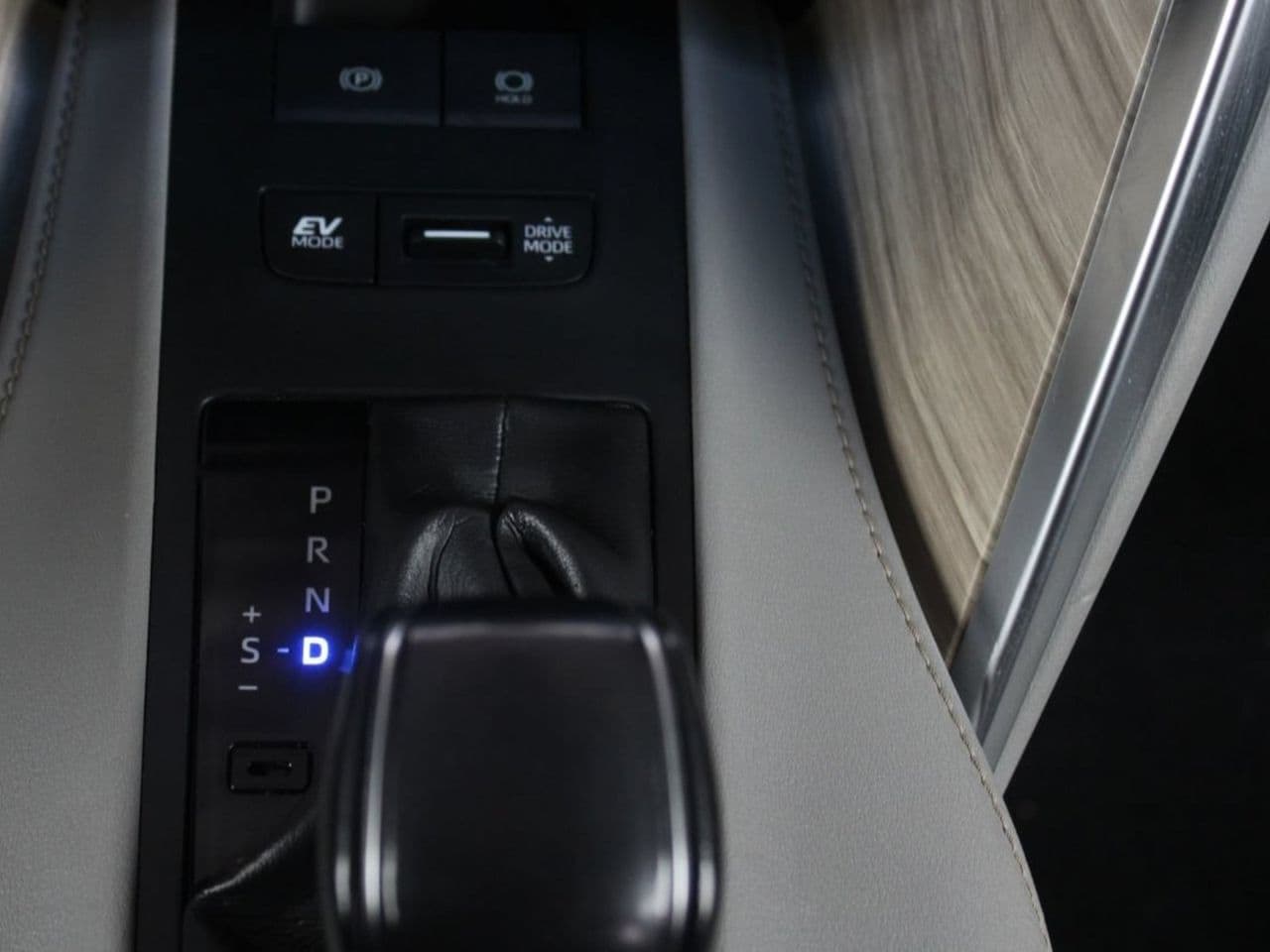 Used 2022 Coastal Gray Toyota Limited image 23
