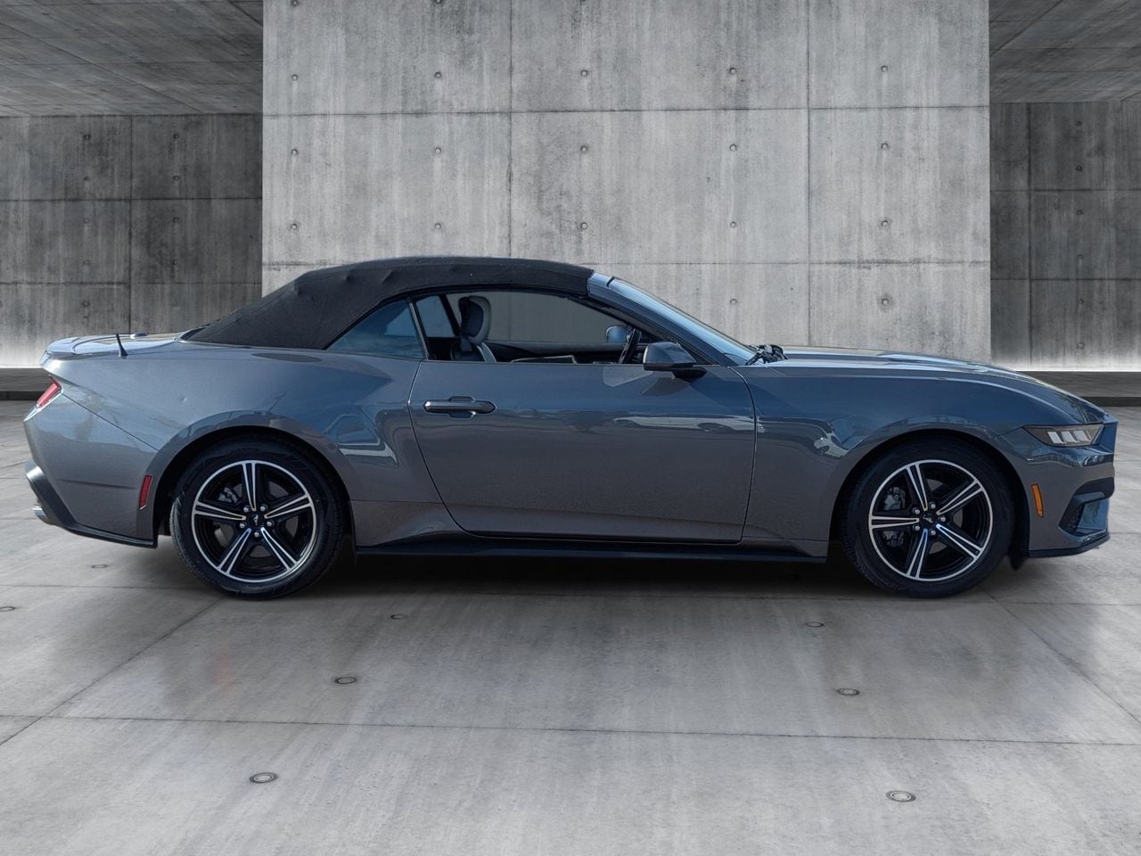 Used 2024 Gray Metallic Ford Ecoboost Premium image 6