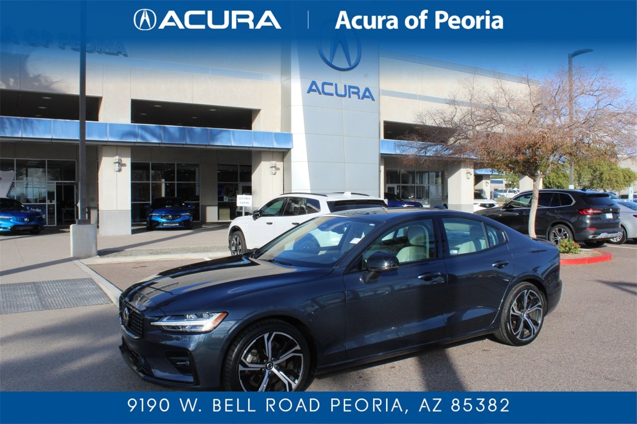 2024 Volvo S60 Plus's photo