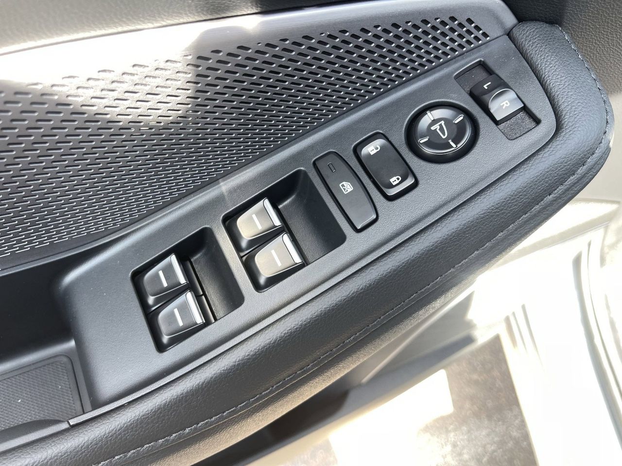 New 2026 Solar Silver Metallic Acura FWD image 25