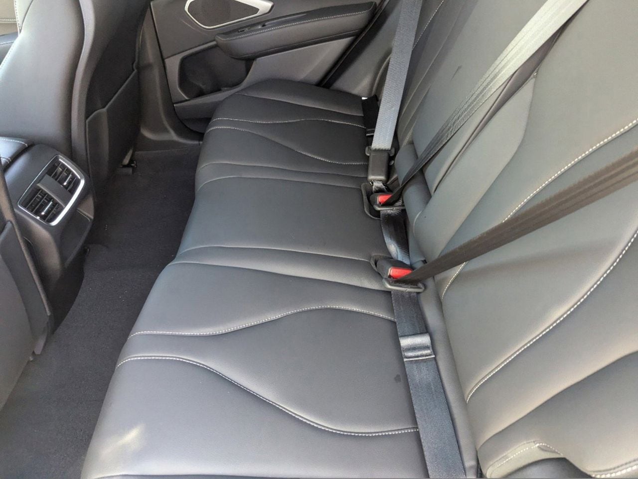 New 2026 Platinum White Pearl Acura SH-AWD image 25