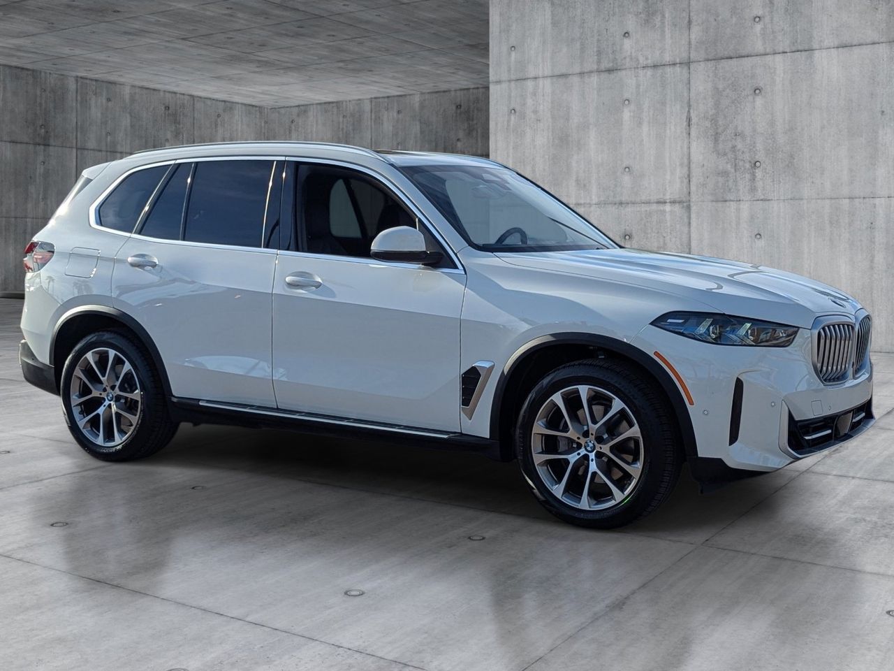 Used 2026 Alpine White BMW xDrive40i image 7