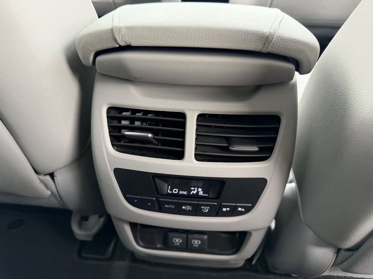 Used 2017 Lunar Silver Metallic Acura 3.5L w/Technology Package image 16