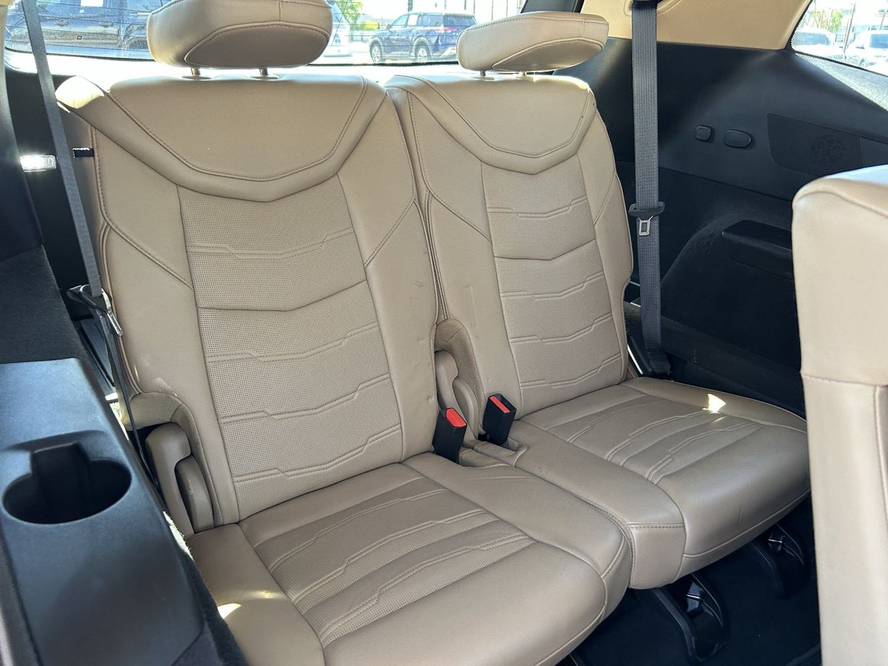 Used 2021 Crystal White Tricoat CADILLAC Premium Luxury image 16