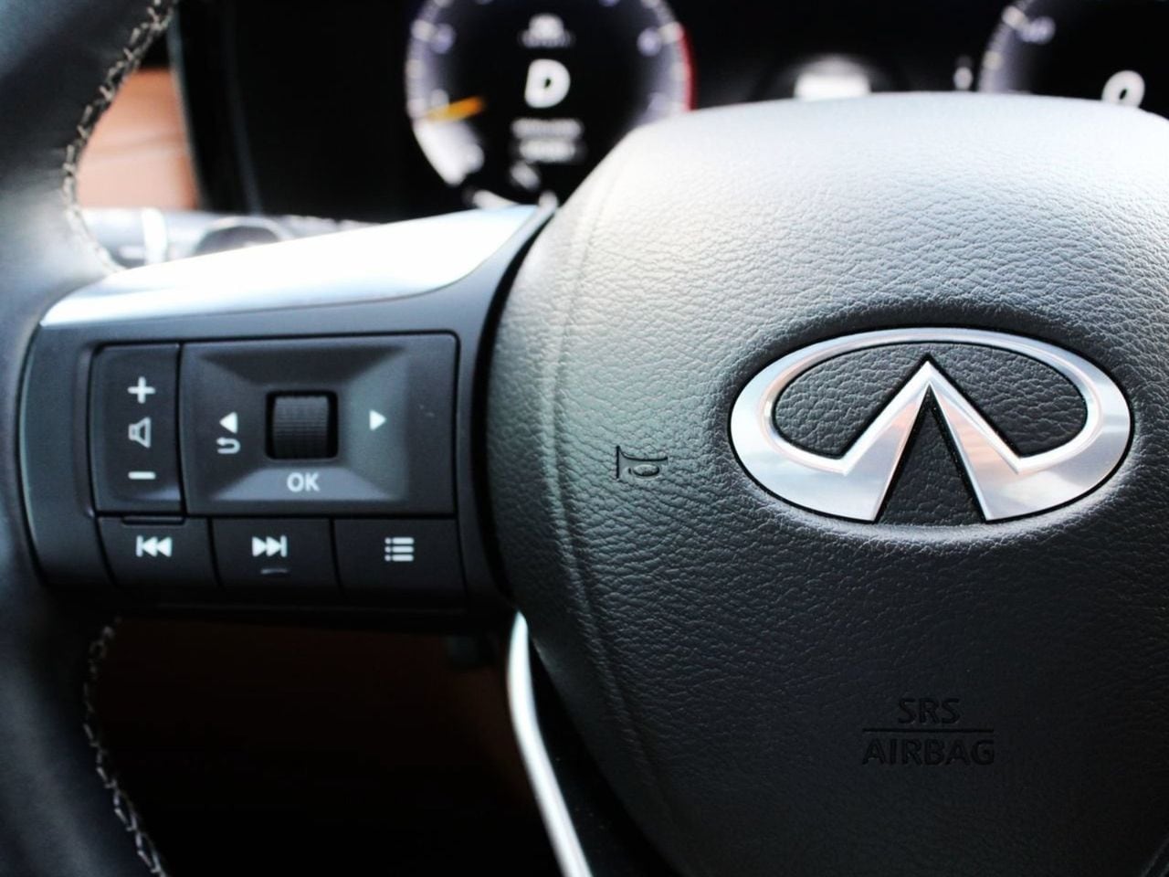 Used 2025 Mineral Black INFINITI Autograph image 36