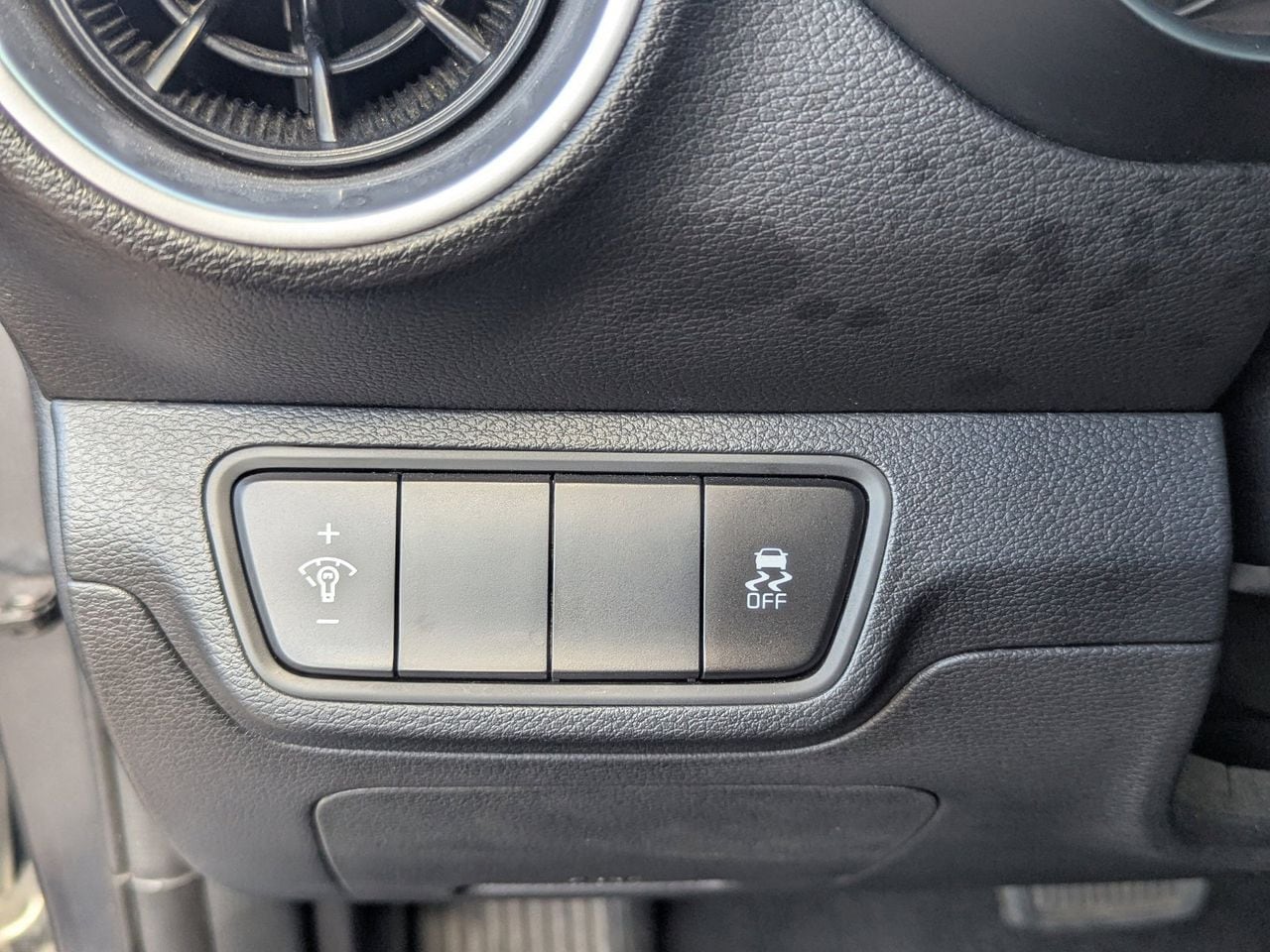 Used 2024 Gravity Gray Kia LXS image 30